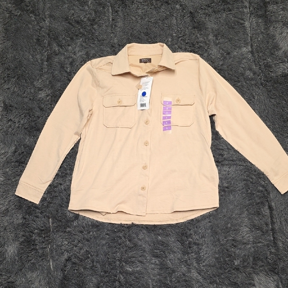 Berkley Jensen- Beige Button-Up Shirt. Size S. NWT